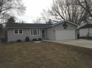 4311 W Shore Dr, McHenry, IL 60050