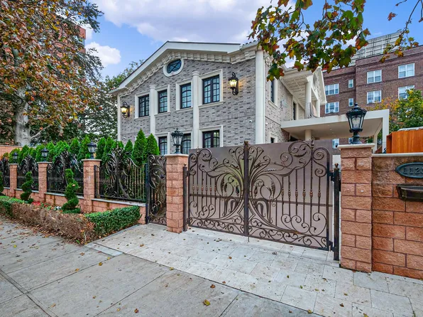 112-38 72nd Avenue image 2 of 21