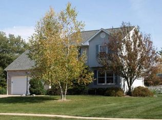 3075 Winchester Cir, Galesburg, IL 61401
