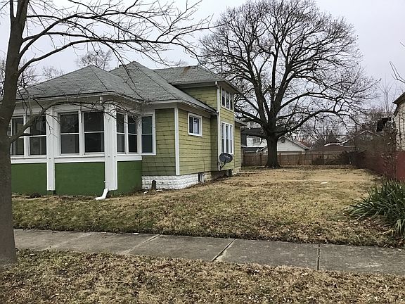 2nd image of 197 W 15th Pl