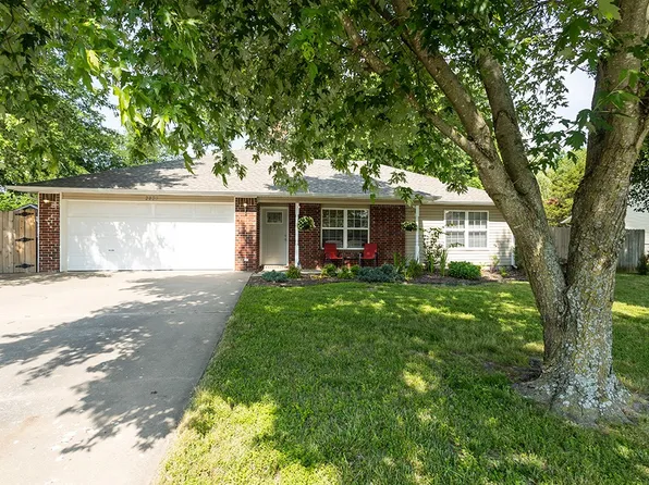 2825 Jessica Pl, Fayetteville, AR 72701