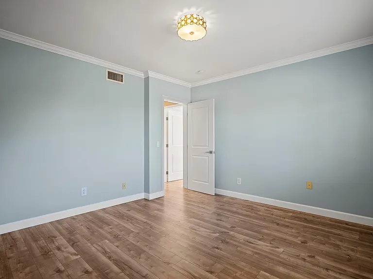 1210 Swarthmore Dr — Photo 46
