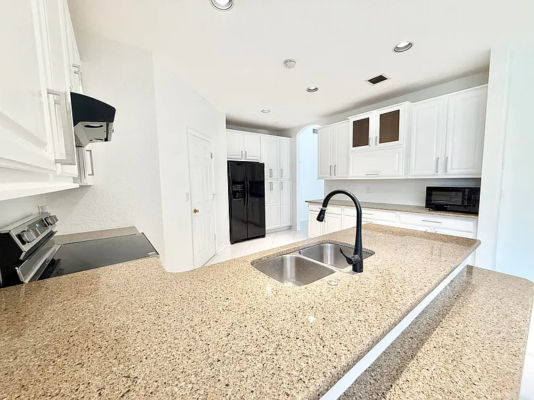 12310 Riverfalls Ct — Photo 11