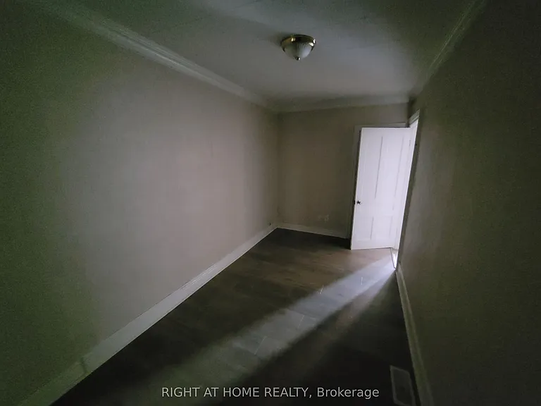 125 Main St W #2 — Photo 13