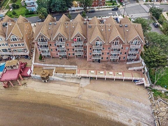 2nd image of 852 Dean Ave #852-2