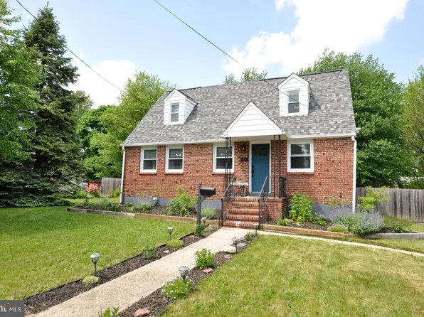 37 E Clinton St, Clayton, NJ 08312