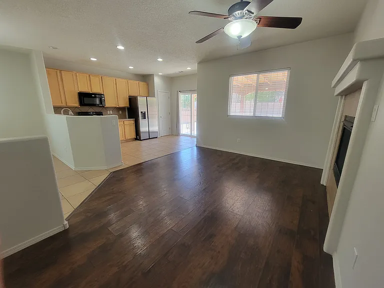 2202 Margarita Dr SE — Photo 5
