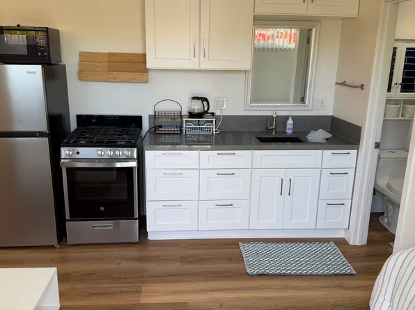 (undisclosed Address), Encinitas, CA 92024