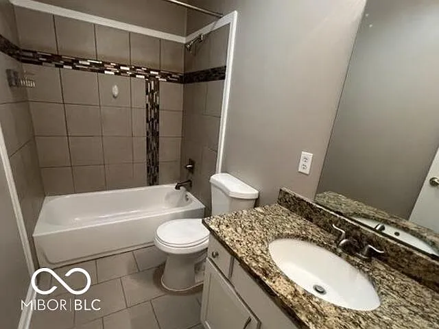 945 Fox Hill Dr — Photo 20