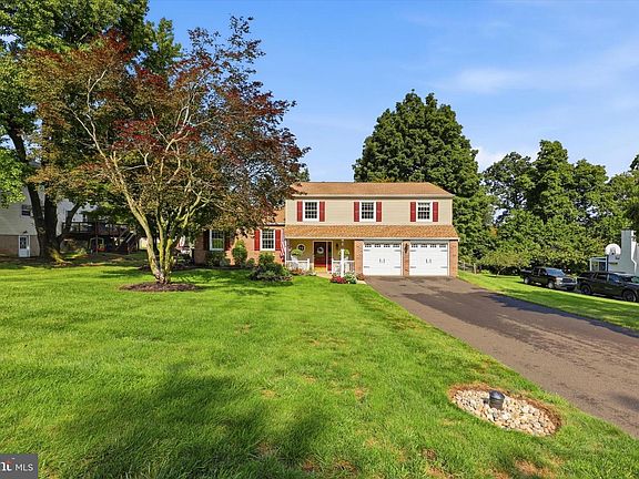 2nd image of 66 Hickory Ln