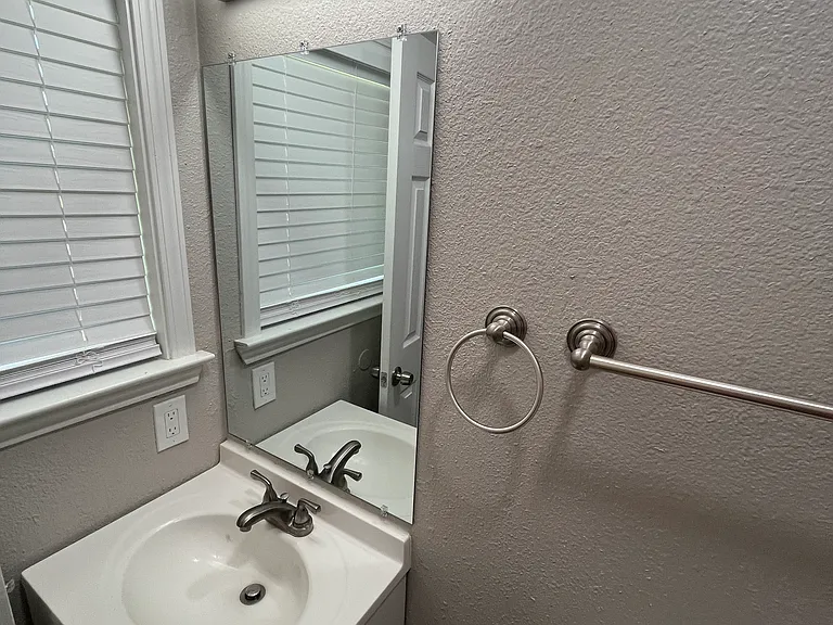 1982 Oak Hill Cir — Photo 13