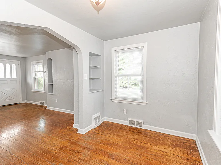 1104 Shadycrest Dr — Photo 23