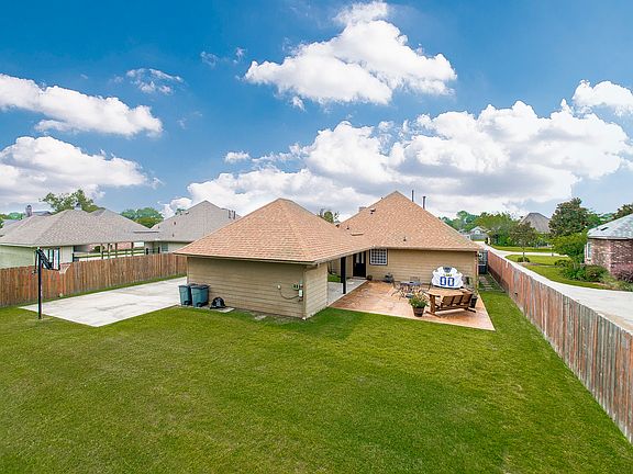 5th image of 38276 Graystone Ave