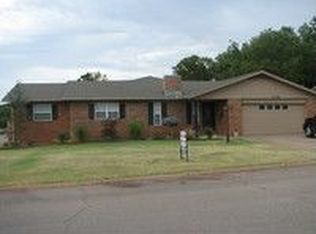 1101 Virginia Ln, Elk City, OK 73644