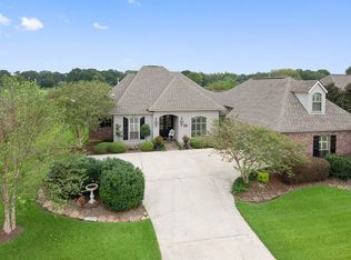 22544 Fairway View Dr, Zachary, LA 70791