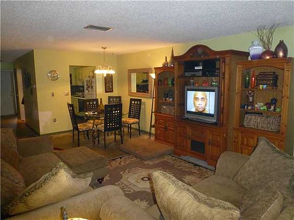 3rd image of 10875 NW 29th Mnr APT 4