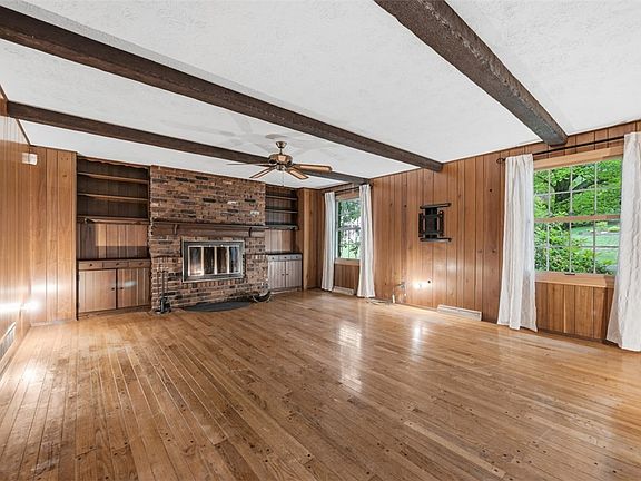 5th image of 2060 Aldergrove Dr