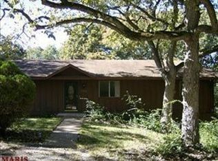 1970 Marshall Rd, Saint Louis, MO 63122