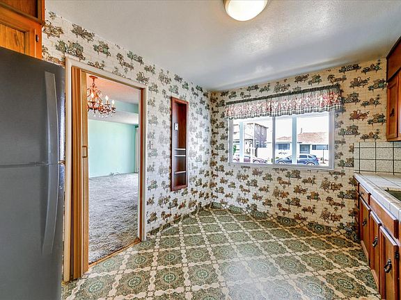5th image of 113 Fir Ave