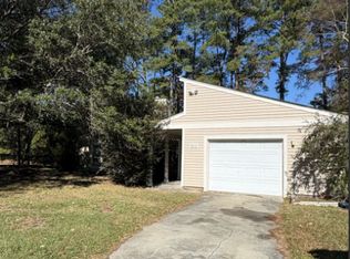 502 W Hilltop Ct, Jacksonville, NC 28546