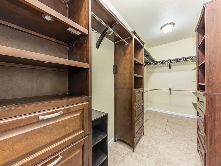 386 Goodwin Dr — Photo 13