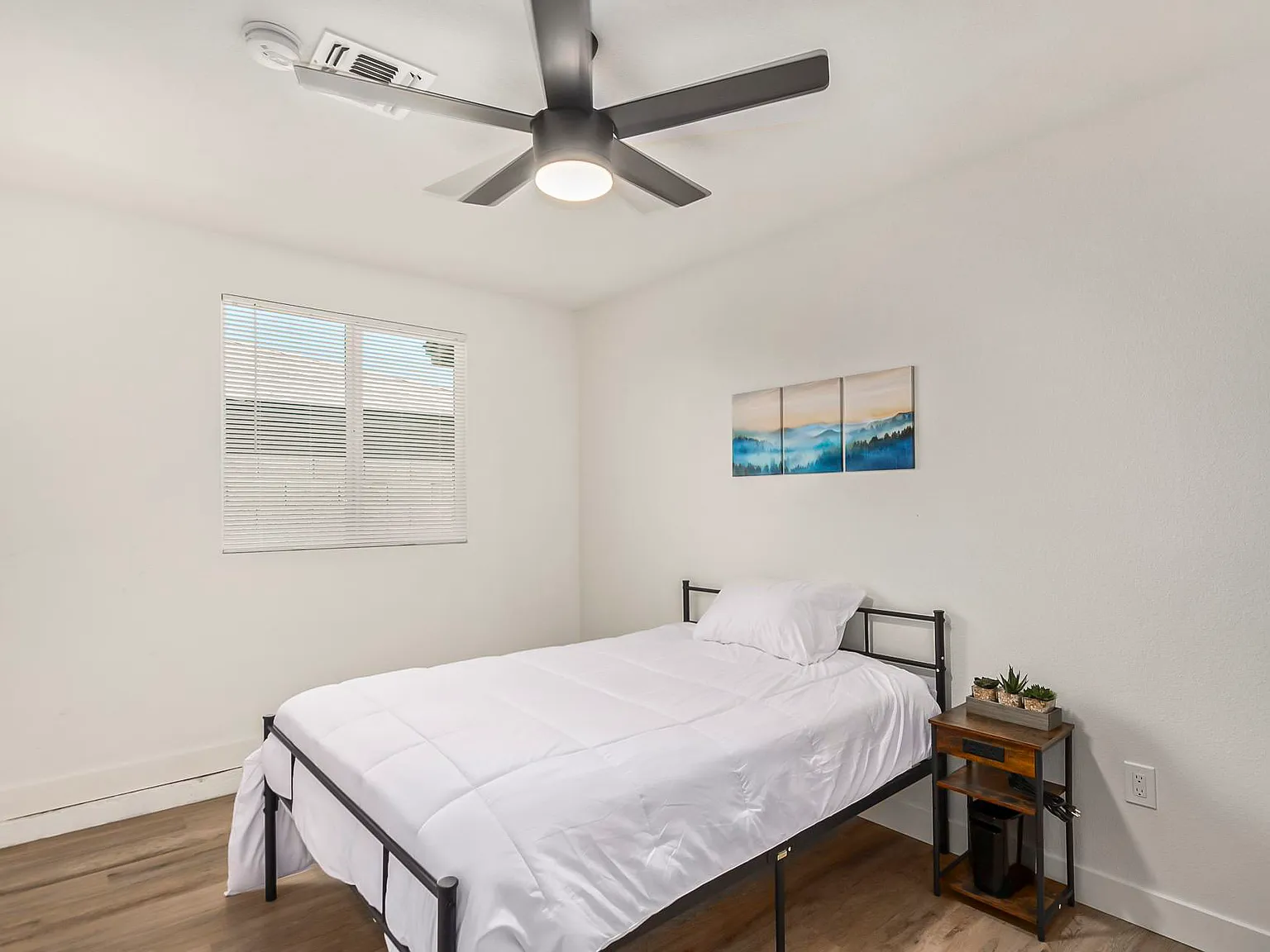 4 bed, 3.0 bath, 2200 sqft, $905 — Photo 2
