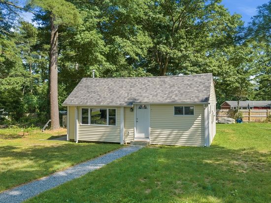 8 Violet St, Lakeville, MA 02347