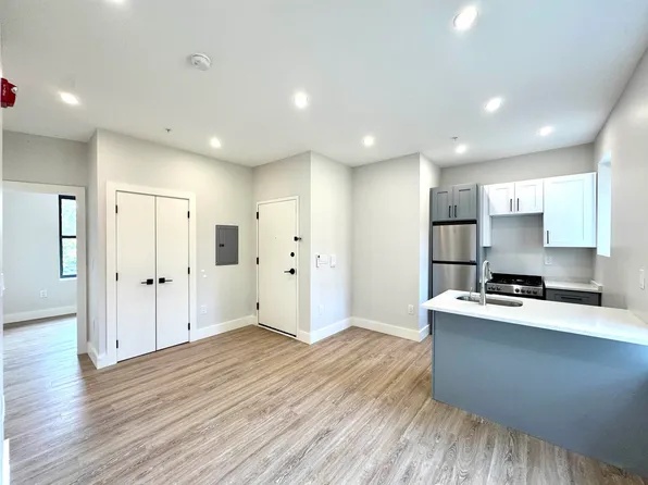 103 Bostwick Avenue image 1 of 11