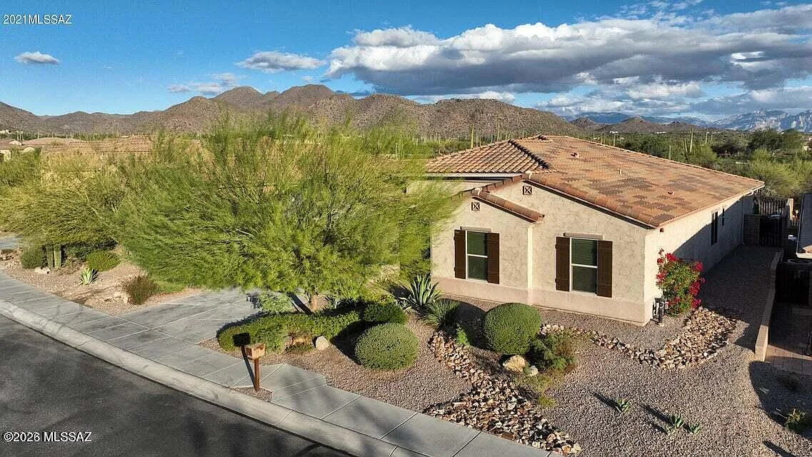 4 bed, 2.5 bath, 3047 sqft, $4,750 — Photo 2