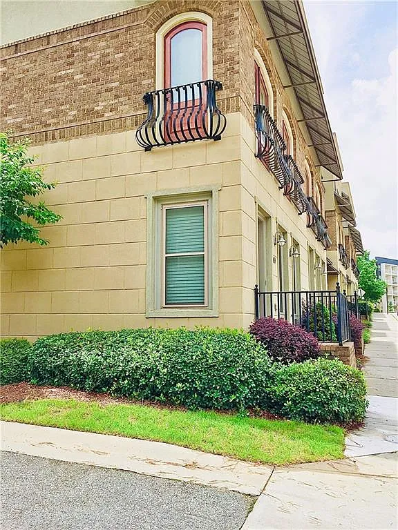 3 bed, 3.5 bath, 2154 sqft, $4,000 — Photo 2