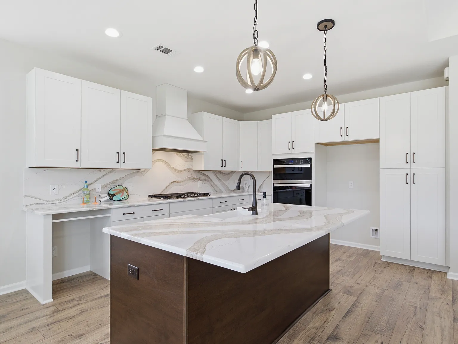 2 bed, 1685 sqft, $3,300 — Photo 2