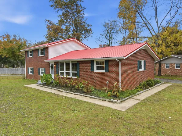 110 Southwood Ln, Tullahoma, TN 37388