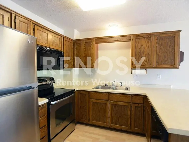2323 Amberwood Dr — Photo 25