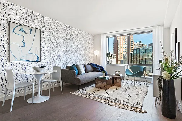 Rented by Greystar | media 6