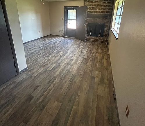 4th image of 6615 NW Denver Ave APT A