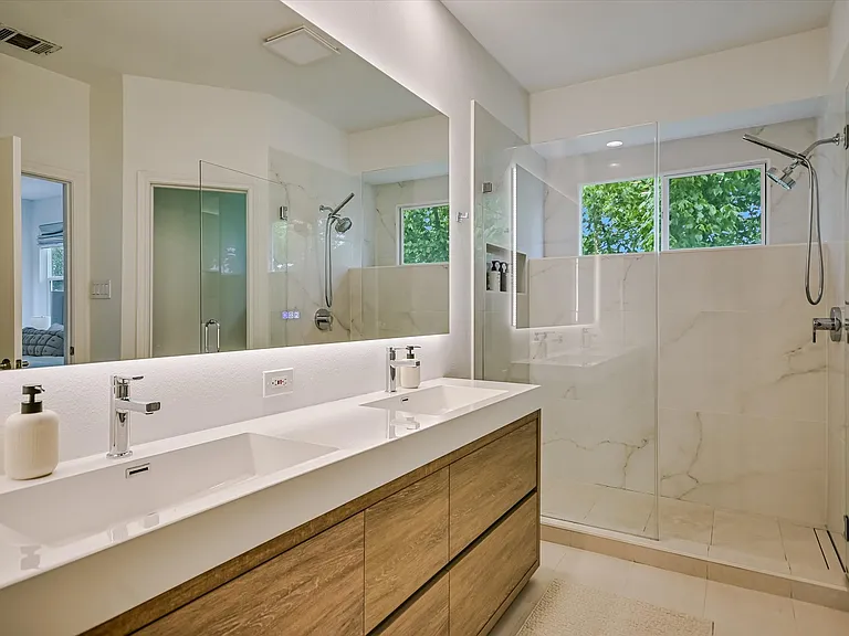 8601 Cima Oak Ln #A — Photo 13