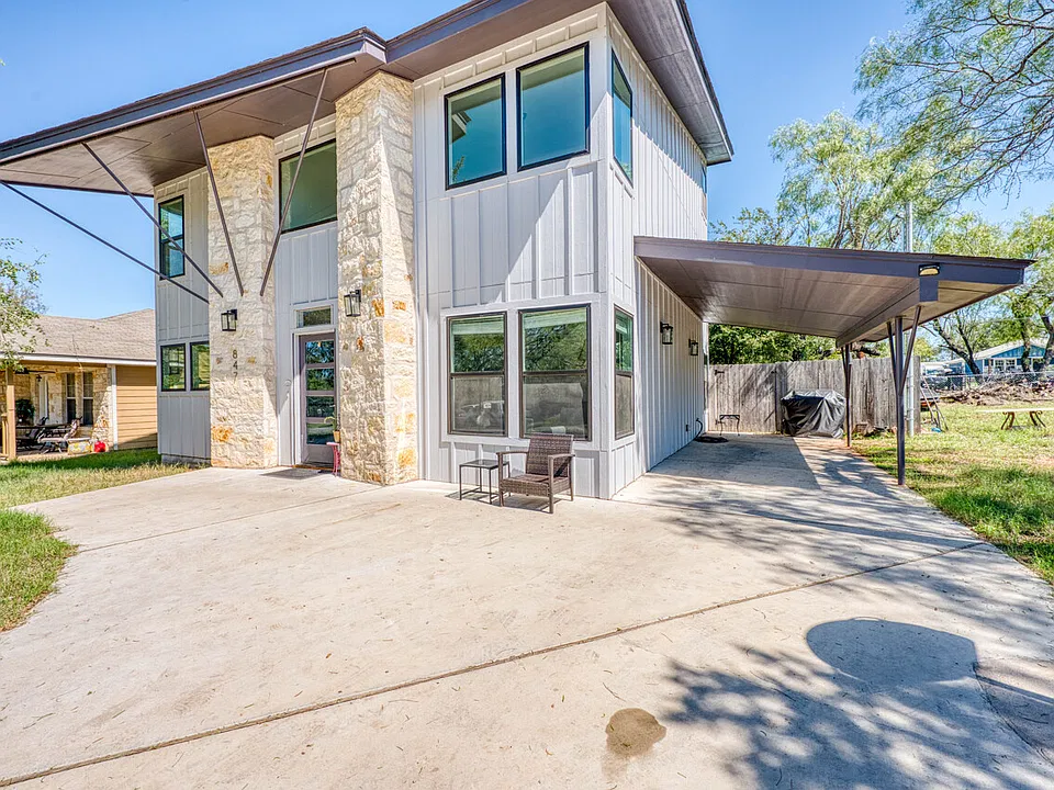 847 Pecan Ln