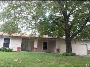 1244 Advance Dr, Florissant, MO