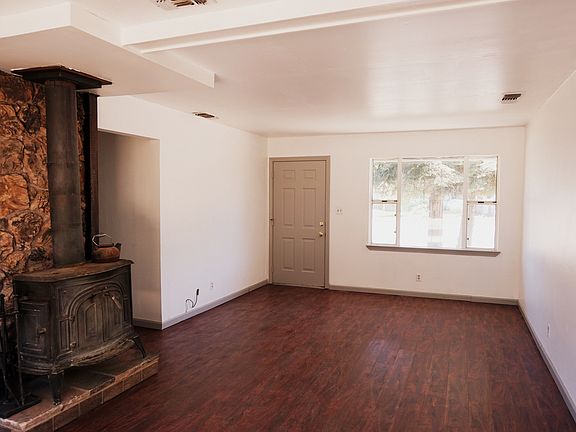 3rd image of 1111 Hall Ct
