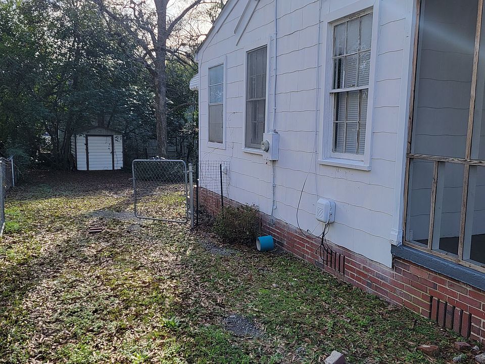 2nd image of 1724 Kissingbower Rd