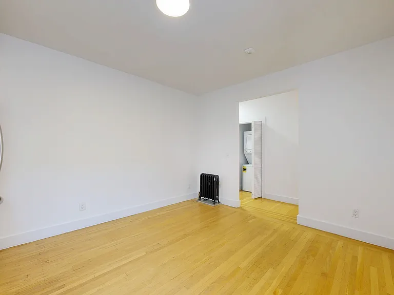 2942 Franklin St #9 — Photo 6