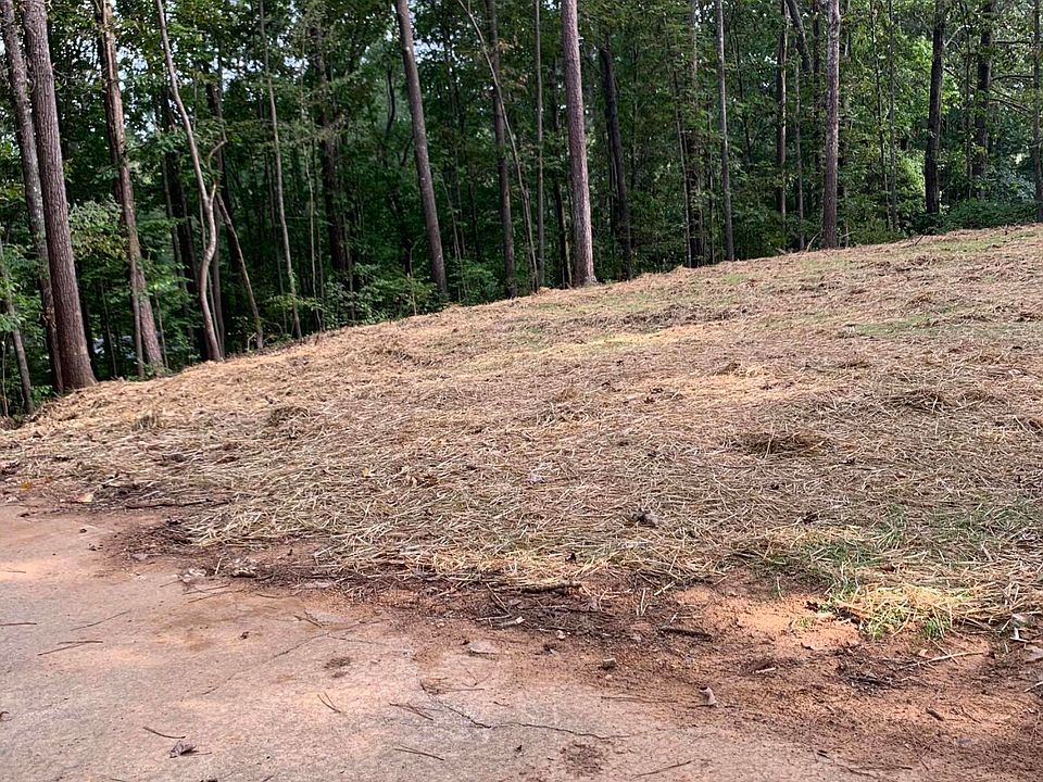 2nd image of 1505 College Hill Rd