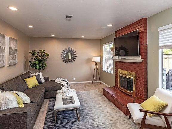 4th image of 1452 Branham Ln