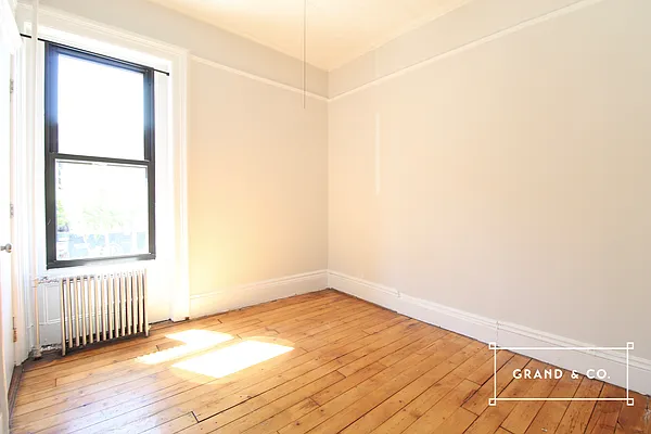 Rented by Grand & Co. | media 41