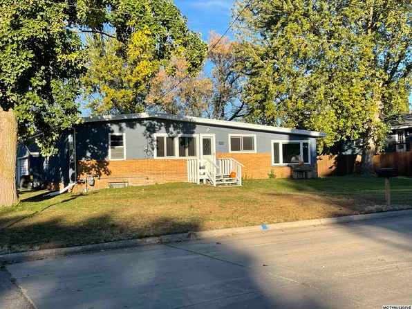 1424 S Hampshire Ave, Mason City, IA 50401