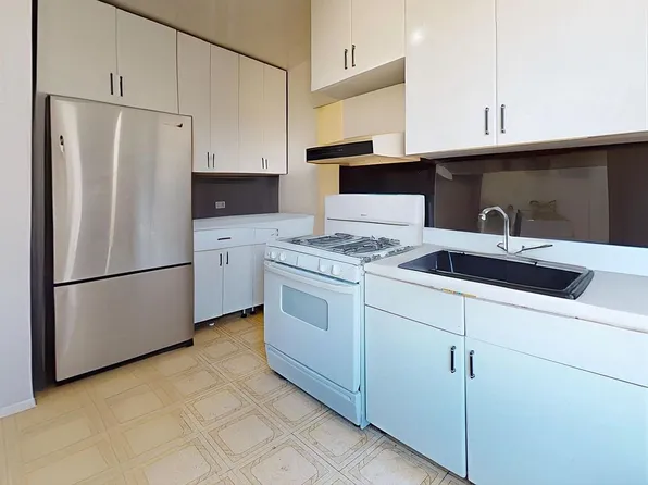 6730 Clyde St APT 7K, Flushing, NY 11375