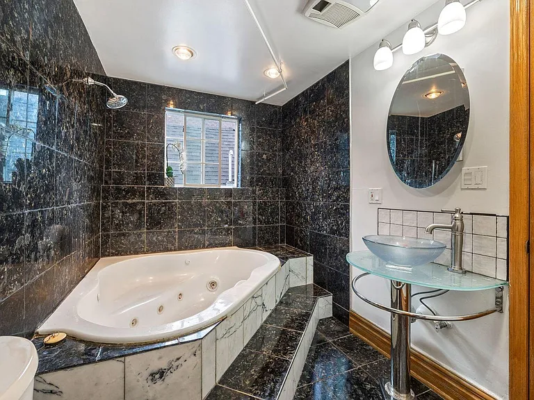 1639 W Blackhawk St #3 — Photo 14