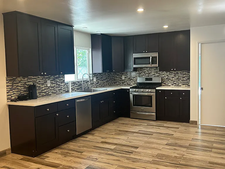 24246 Hatteras St — Photo 8