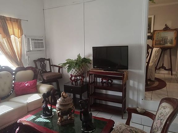 3rd image of 1624 Grand St