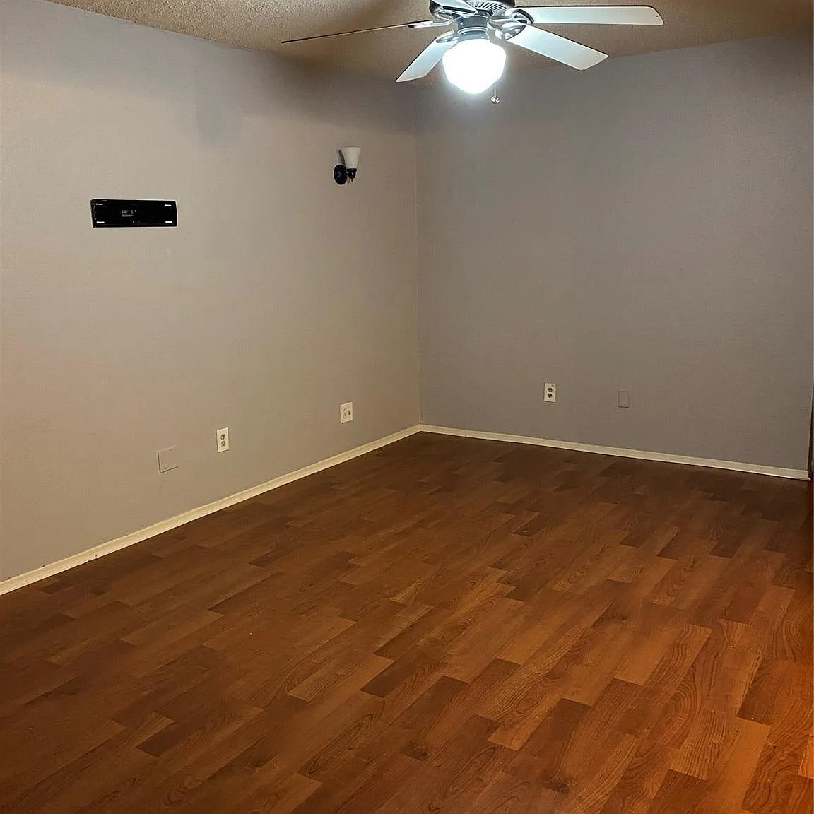 3 bed, 2.5 bath, 1300 sqft, $1,395 — Photo 3